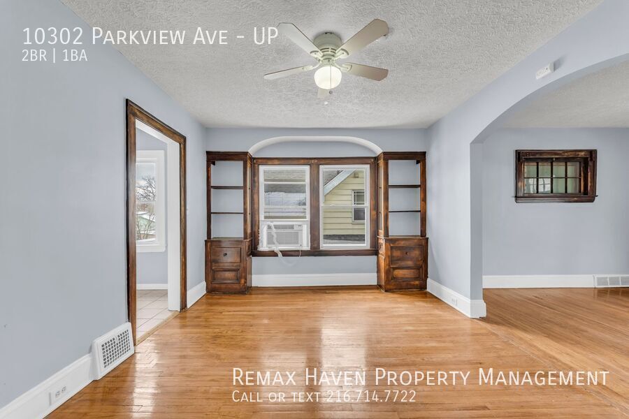 10302 Parview Ave| UP, Garfield Heights - Spacious 2-bed 1-bath multi-family home!  property image