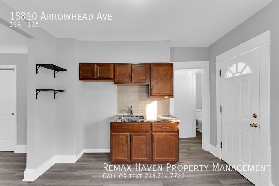 18810 Arrowhead Ave, Cleveland - Spacious 3-bed 1 -bath single-family home! property image
