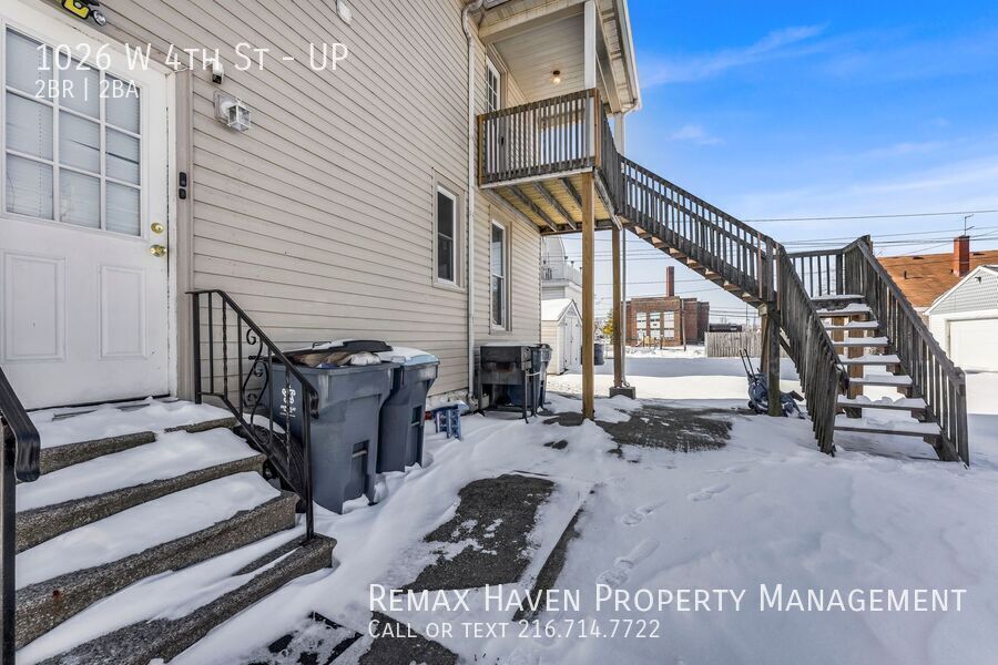 1026 W 4th St | UP, Lorain - Spacious 2-bed 1.5-bath multi-family home!  property image