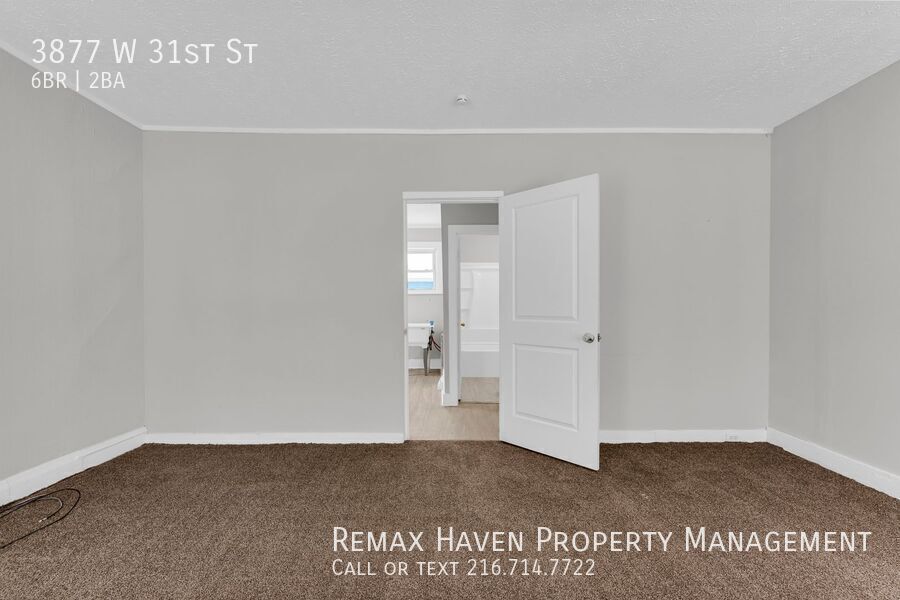 3877 W 31st St, Cleveland - Spacious 6-bed 2-bath single-family home! property image