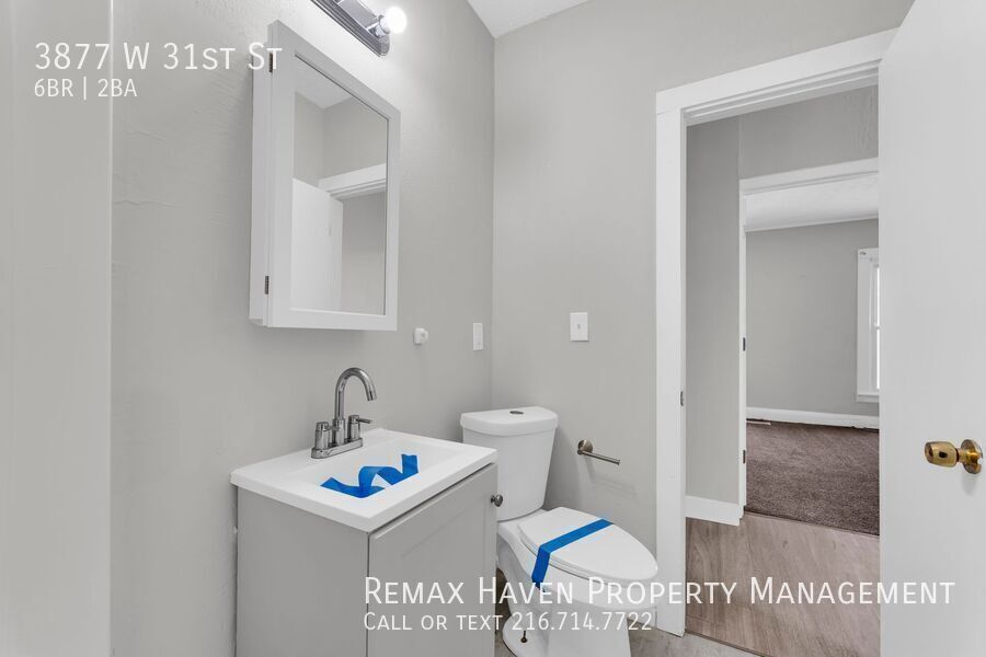 3877 W 31st St, Cleveland - Spacious 6-bed 2-bath single-family home! property image