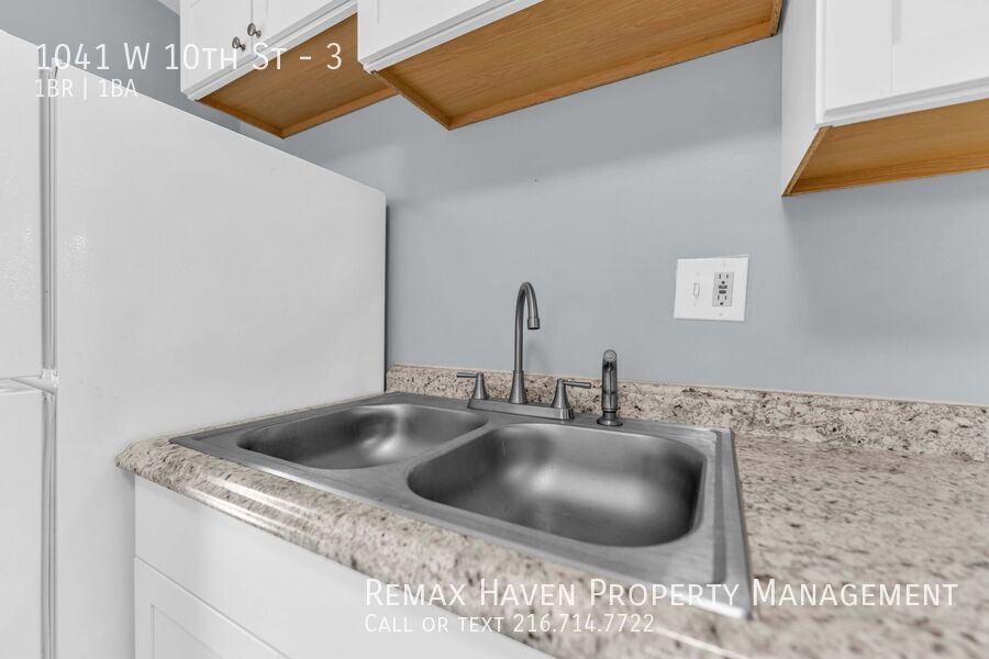 1041 W 10th St | Unit 3, Lorain - Spacious 1-bed 1-bath multi-family home! All utilities included! property image