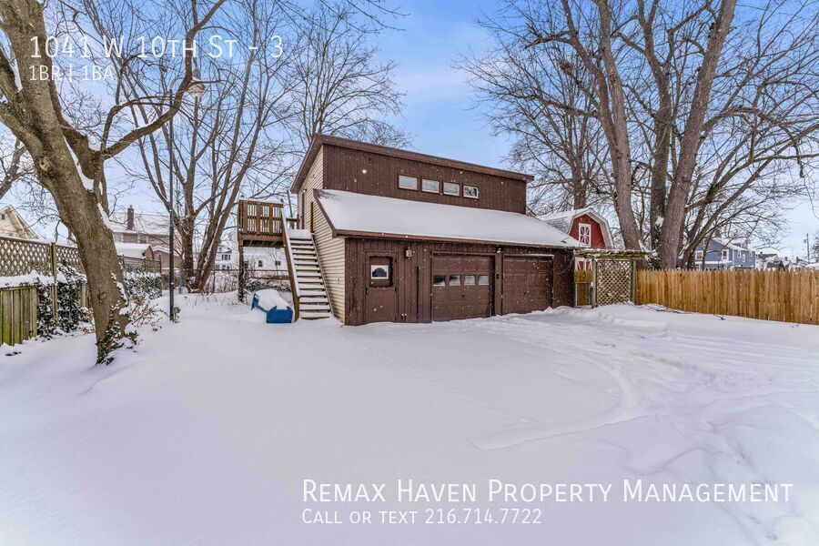 1041 W 10th St | Unit 3, Lorain - Spacious 1-bed 1-bath multi-family home! All utilities included! property image