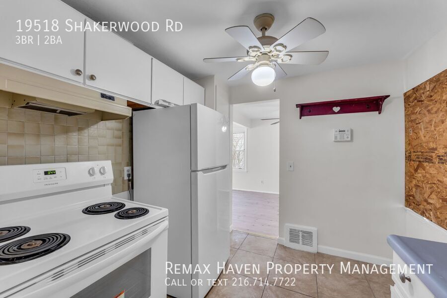 19518 Shakerwood Rd, Warrensville Heights - Spacious 3 - bed 1.5 - bath single-family home! property image