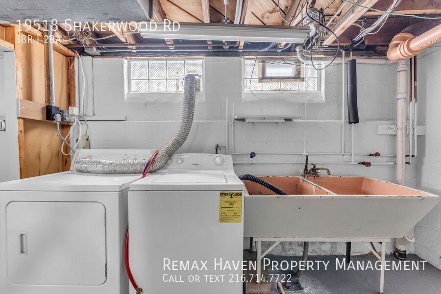 19518 Shakerwood Rd, Warrensville Heights - Spacious 3 - bed 1.5 - bath single-family home! property image