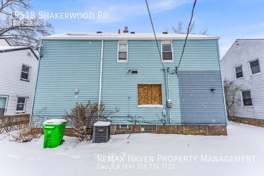 19518 Shakerwood Rd, Warrensville Heights - Spacious 3 - bed 1.5 - bath single-family home! property image