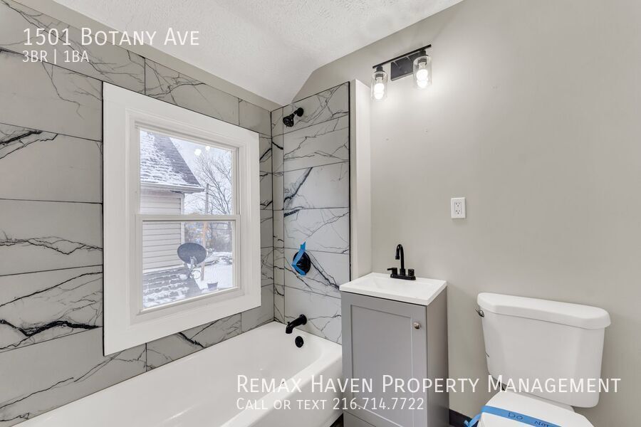 1501 Botany Ave, Cleveland - Spacious 3-bed 1 -bath single-family home! property image