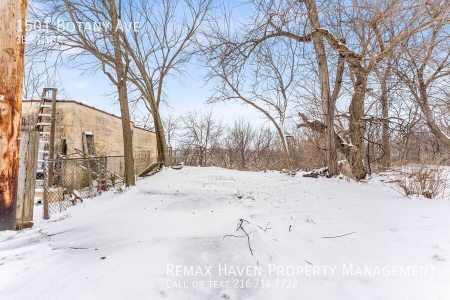 1501 Botany Ave, Cleveland - Spacious 3-bed 1 -bath single-family home! property image