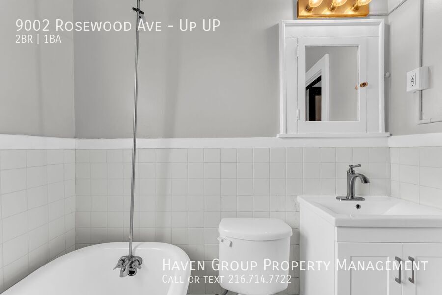 9002 Rosewood Ave | UP, Cleveland - Spacious 2-bed 1-bath multi-family home! property image
