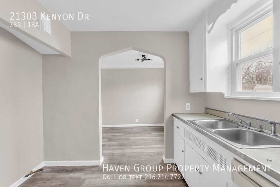 21303 Kenyon Dr, Maple Heights- Spacious 3-bed 1-bath single-family home! property image