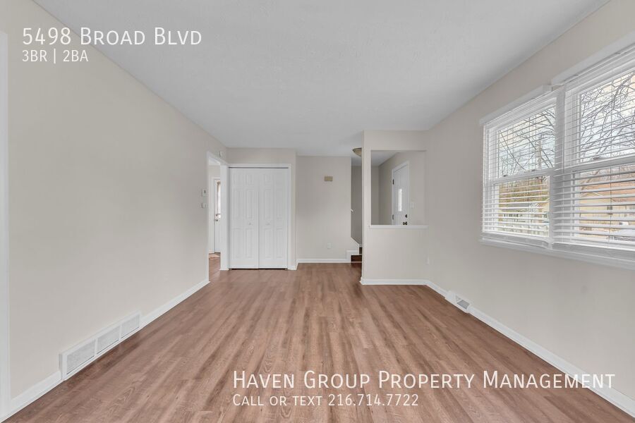 5498 Broad Blvd, North Ridgeville- Spacious 3-bed 1.5-bath single-family home! property image