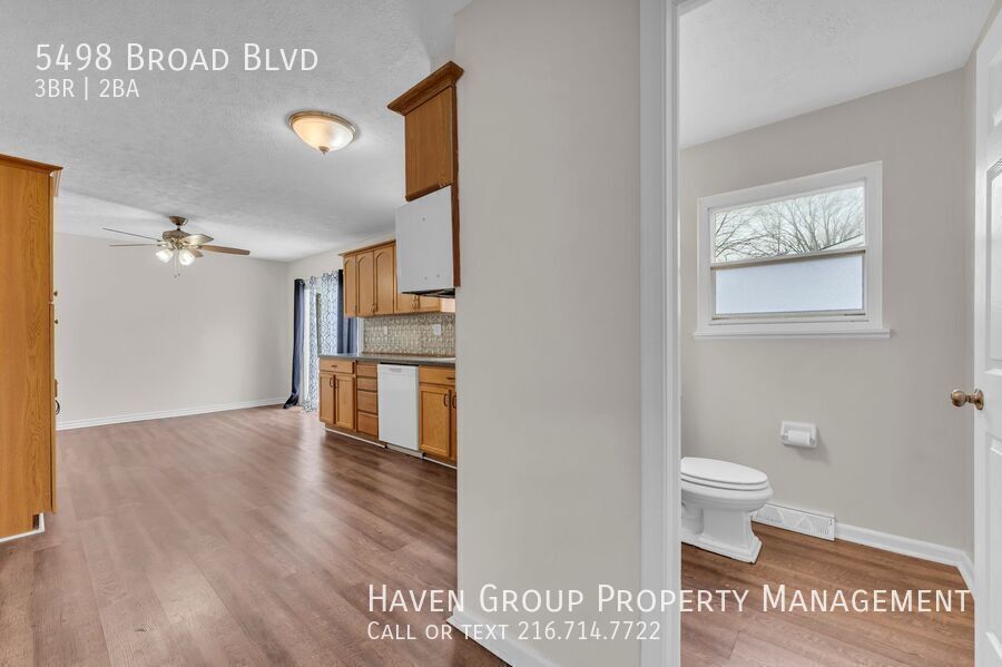 5498 Broad Blvd, North Ridgeville- Spacious 3-bed 1.5-bath single-family home! property image