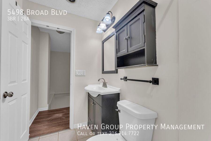 5498 Broad Blvd, North Ridgeville- Spacious 3-bed 1.5-bath single-family home! property image