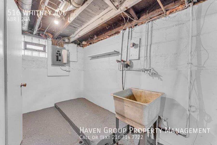 516 Whitney Ave, Akron - Spacious 4-bed 2-bath single-family home! property image