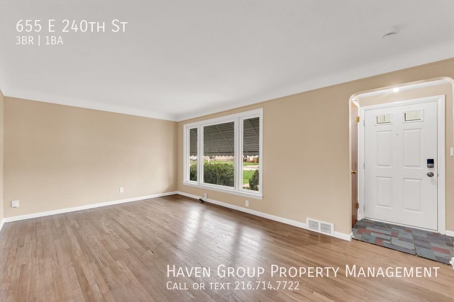 Welcome to 655 E 240th St, Euclid, OH 44123 - a well-maintained 3 - bed, 1 -bath single-family home offering comfort, space, and everyday convenience. property image