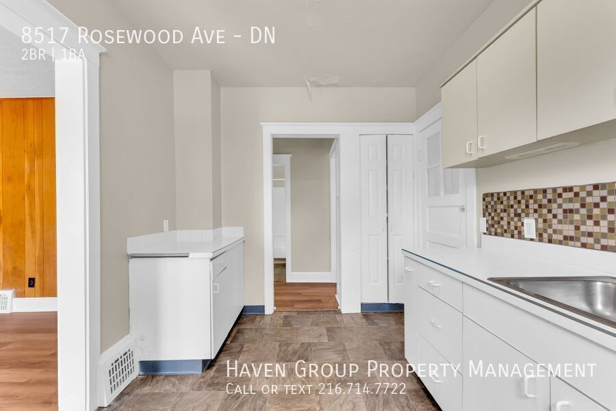 8517 Rosewood Ave | DN, Cleveland, OH 44105! Welcome home to this charming 2-bedroom, 1-bathroom down unit located on a quiet residential street in Cleveland! property image
