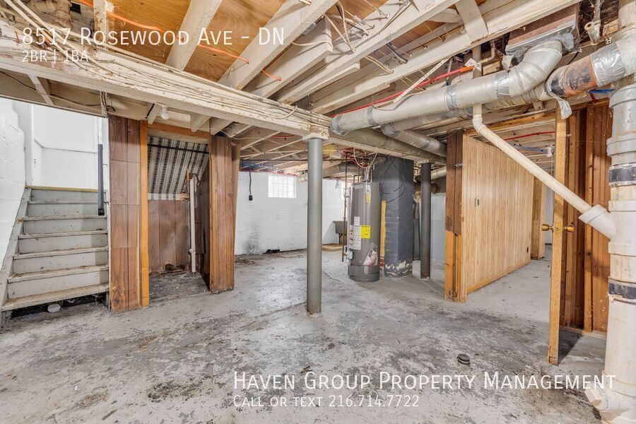 8517 Rosewood Ave | DN, Cleveland, OH 44105! Welcome home to this charming 2-bedroom, 1-bathroom down unit located on a quiet residential street in Cleveland! property image