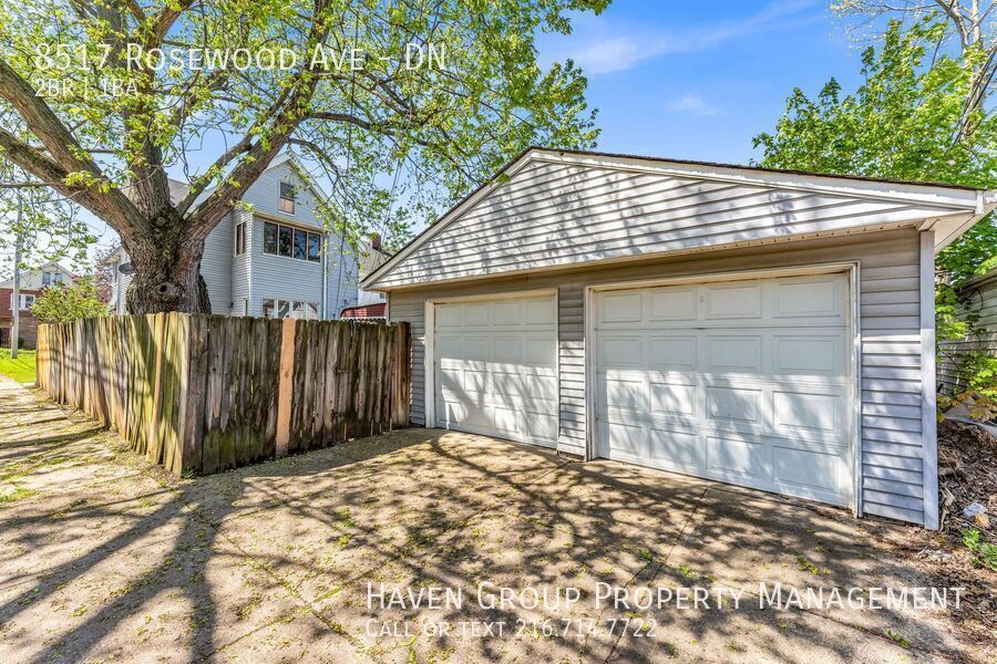 8517 Rosewood Ave | DN, Cleveland, OH 44105! Welcome home to this charming 2-bedroom, 1-bathroom down unit located on a quiet residential street in Cleveland! property image
