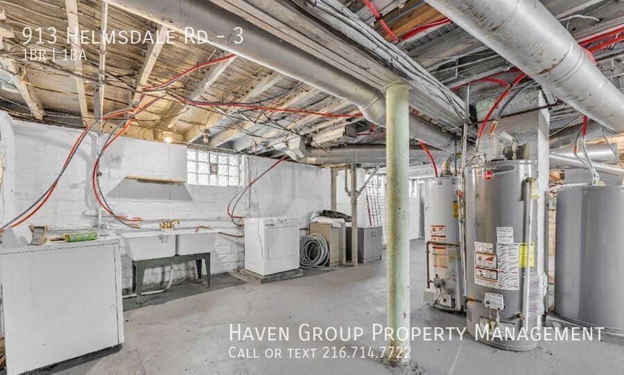 913 Helmsdale Rd | Unit 3, Cleveland Heights- Spacious 1 bed 1 bath multi-family home! property image