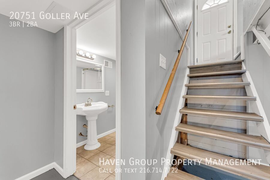 20751 Goller Ave, Euclid - Spacious 3-bed 2-bath single-family home! property image