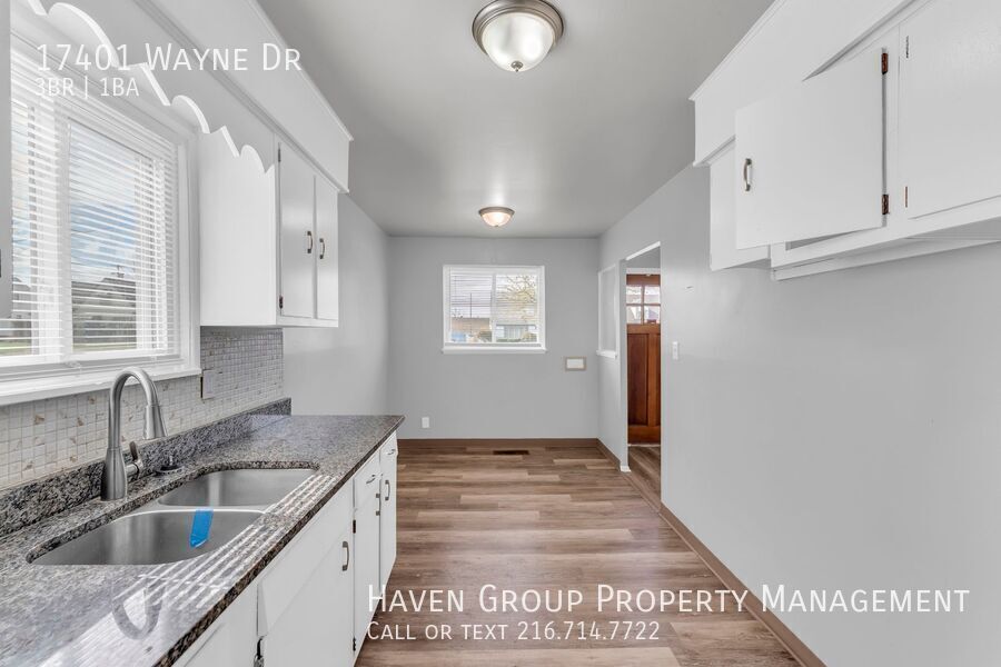 17401 Wayne Dr, Cleveland -  Spacious 3-bed 1-bath single-family home! property image