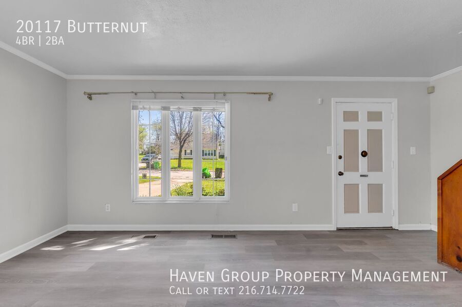 20117 Butternut Ln, Warrensville Heights-  Spacious 4-bed 1.5-bath single-family home! property image
