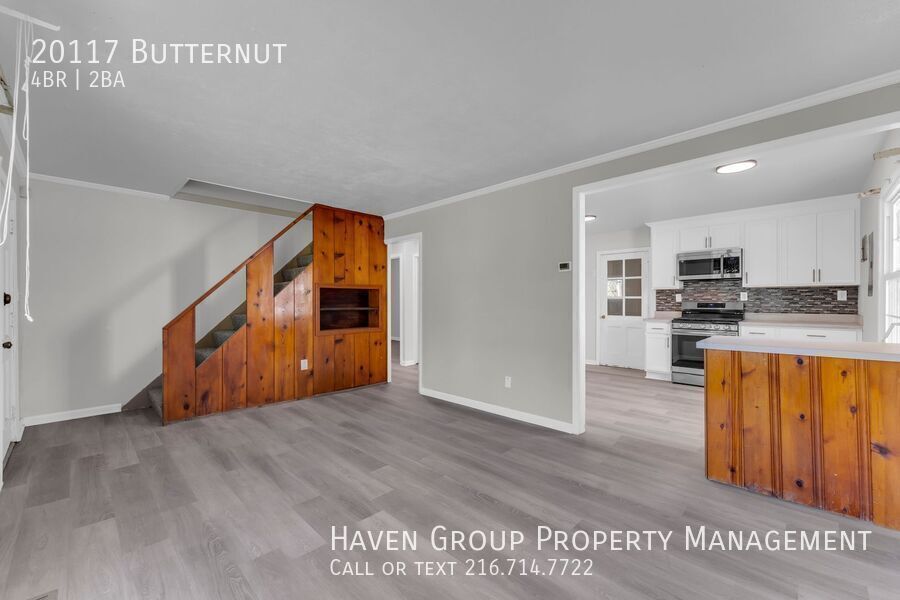 20117 Butternut Ln, Warrensville Heights-  Spacious 4-bed 1.5-bath single-family home! property image