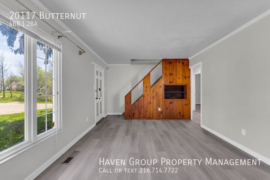 20117 Butternut Ln, Warrensville Heights-  Spacious 4-bed 1.5-bath single-family home! property image