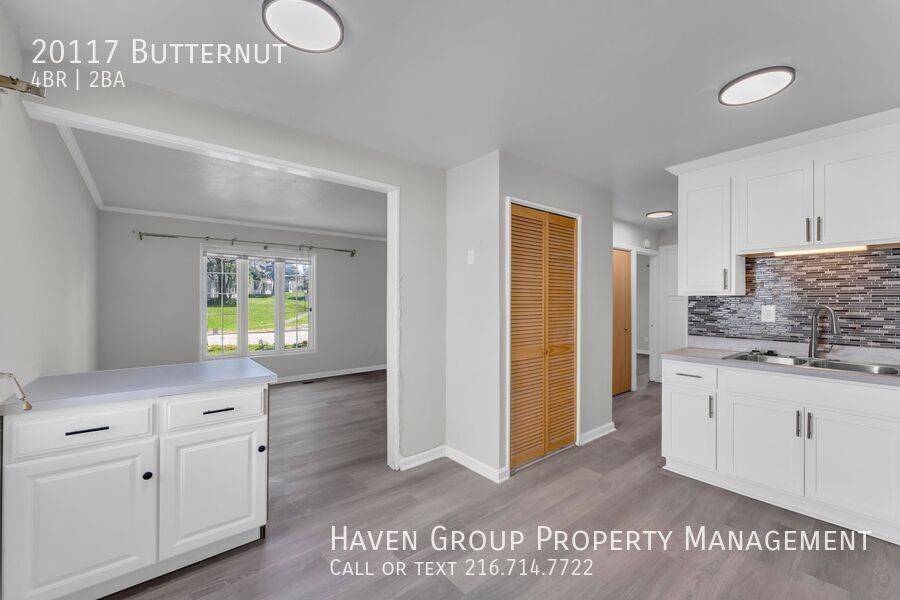 20117 Butternut Ln, Warrensville Heights-  Spacious 4-bed 1.5-bath single-family home! property image