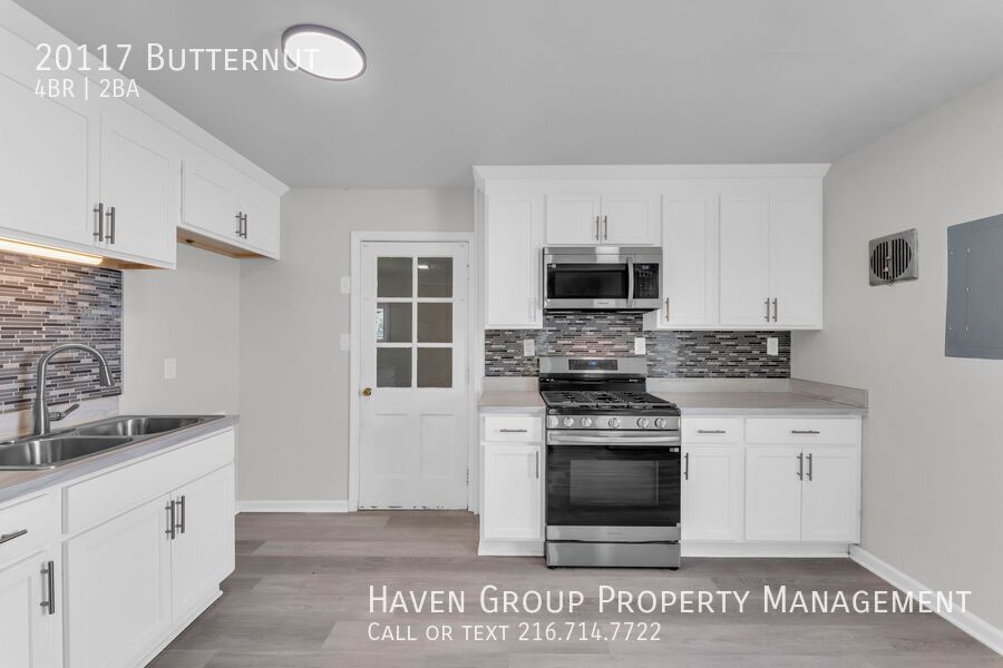 20117 Butternut Ln, Warrensville Heights-  Spacious 4-bed 1.5-bath single-family home! property image