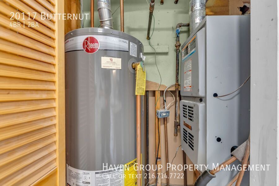 20117 Butternut Ln, Warrensville Heights-  Spacious 4-bed 1.5-bath single-family home! property image