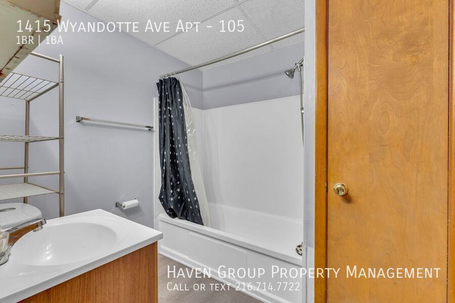 1415 Wyandotte Ave | Unit 105, Lakewood- Spacious 1-bed 1-bath multi-family home! Heat Included! property image
