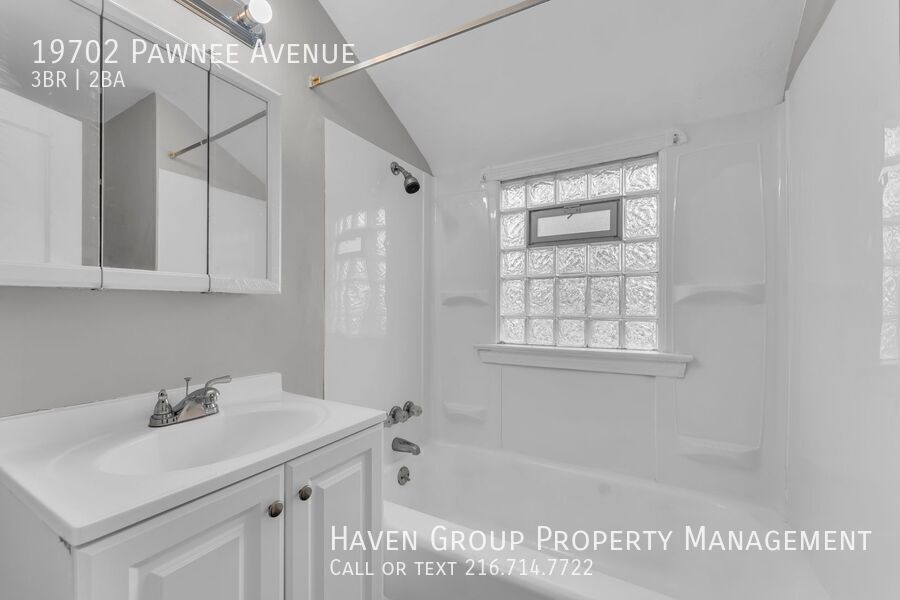 19702 Pawnee Ave, Cleveland - Spacious 3-bed 1.5-bath single-family home! property image