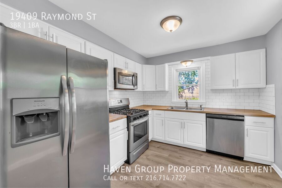 19409 Raymond St, Maple Heights - Spacious 3-bed 1-bath single-family home! property image