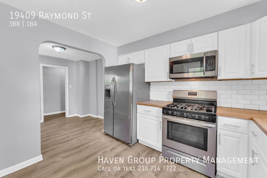 19409 Raymond St, Maple Heights - Spacious 3-bed 1-bath single-family home! property image