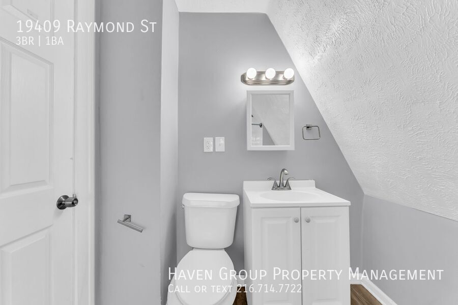 19409 Raymond St, Maple Heights - Spacious 3-bed 1-bath single-family home! property image