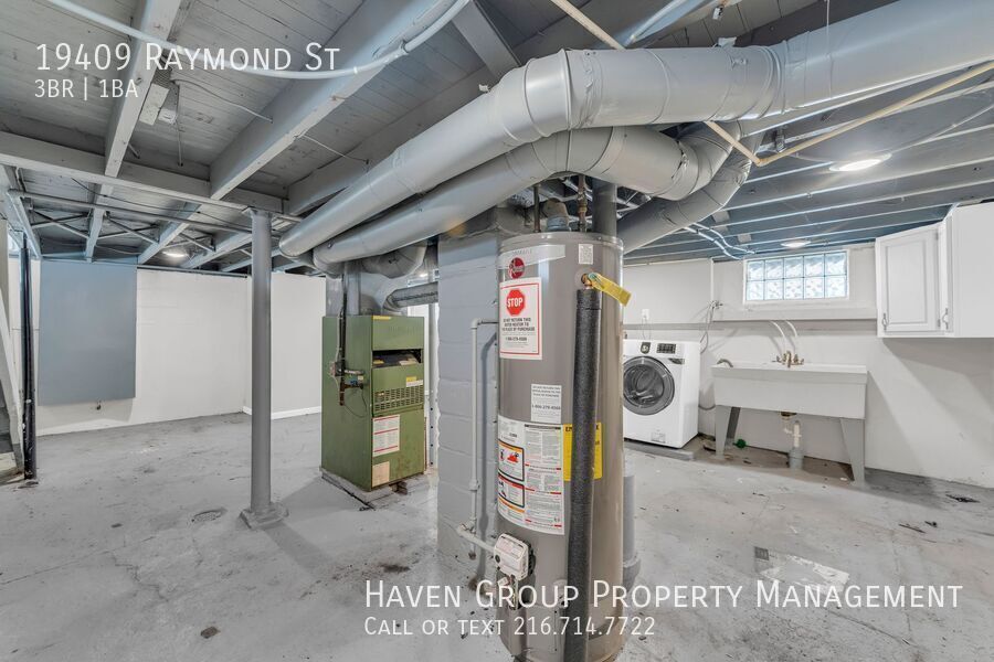 19409 Raymond St, Maple Heights - Spacious 3-bed 1-bath single-family home! property image