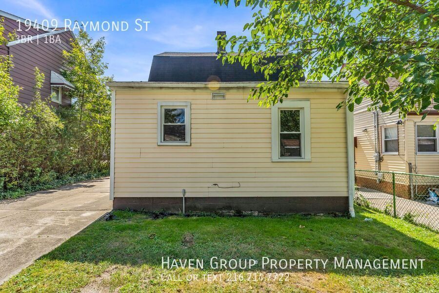 19409 Raymond St, Maple Heights - Spacious 3-bed 1-bath single-family home! property image