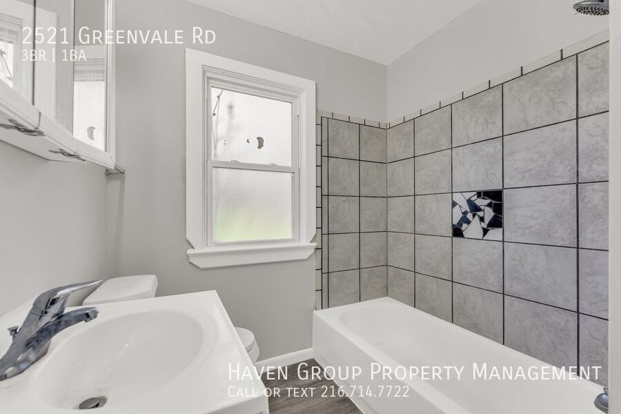 2521 Greenvale Rd, Cleveland - Spacious 3-bed 1-bath single-family home! property image