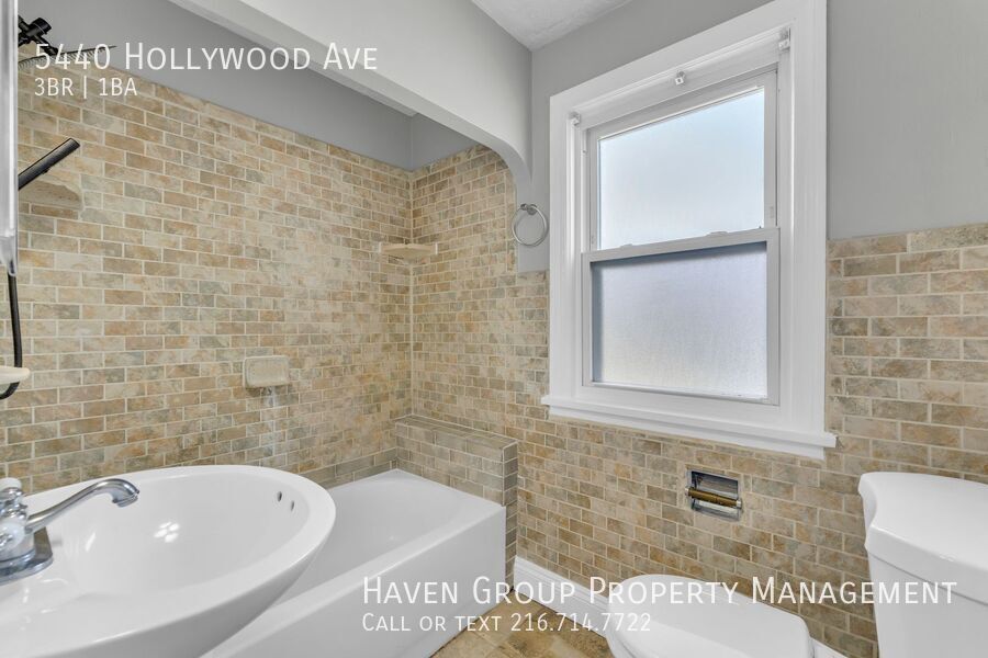 5440 Hollywood Ave, Maple Heights- Spacious 3-bed 1-bath single-family home! property image