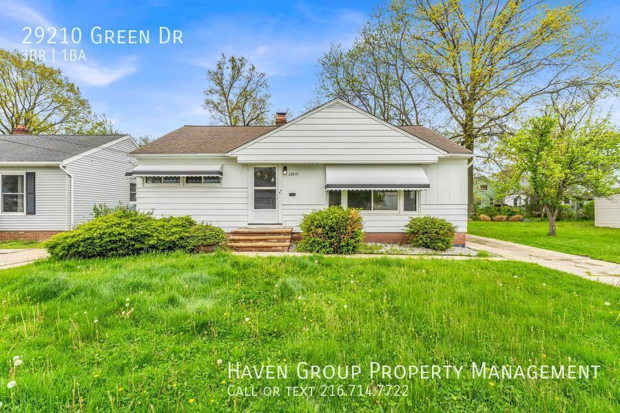 29210 Green Dr, Willowick - Spacious 3-bed 1-bath single-family home! property image