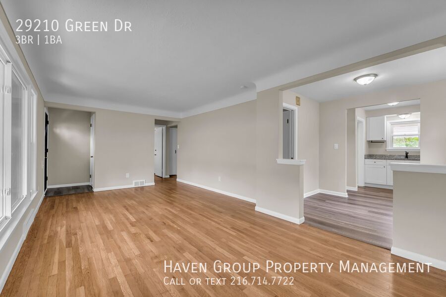 29210 Green Dr, Willowick - Spacious 3-bed 1-bath single-family home! property image