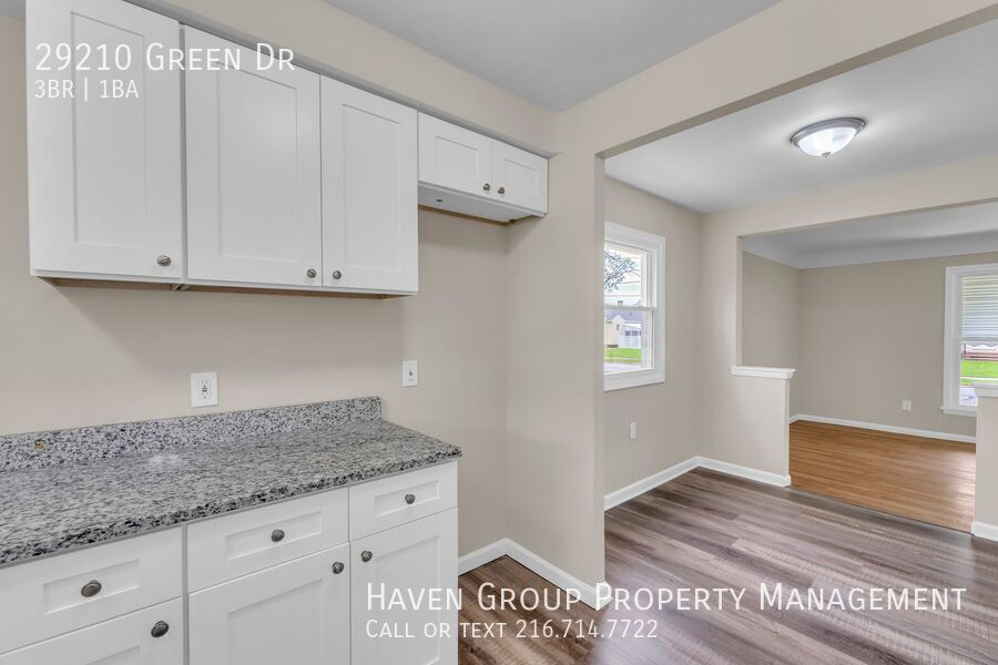 29210 Green Dr, Willowick - Spacious 3-bed 1-bath single-family home! property image