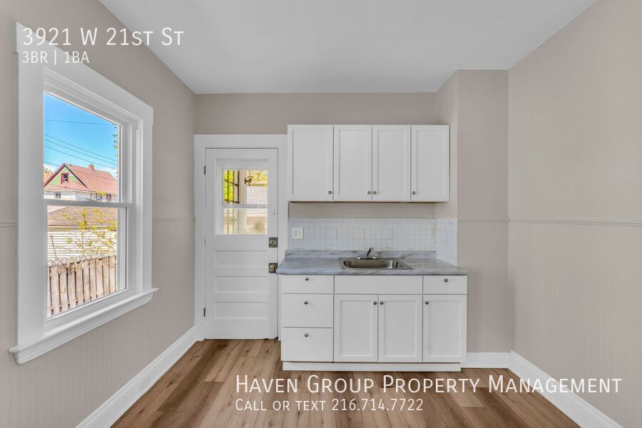 3921 W 21st St, Cleveland, Ohio, 44109- Spacious 3-bed 1-bath single-family home! property image