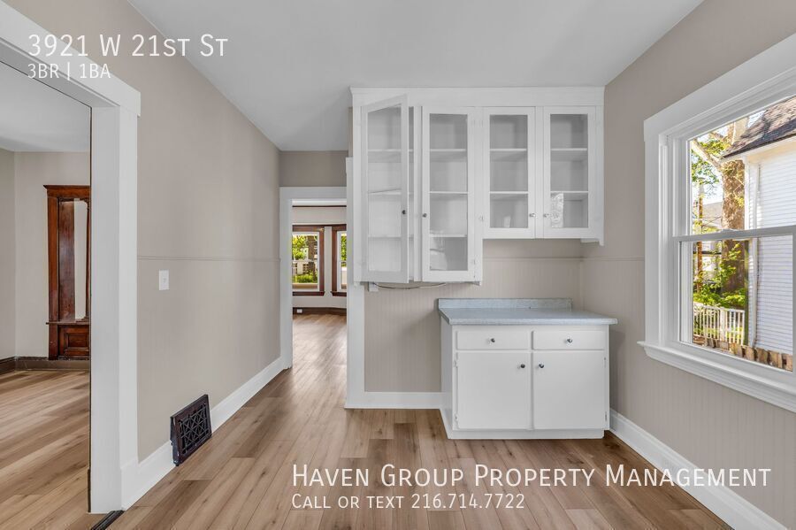 3921 W 21st St, Cleveland, Ohio, 44109- Spacious 3-bed 1-bath single-family home! property image