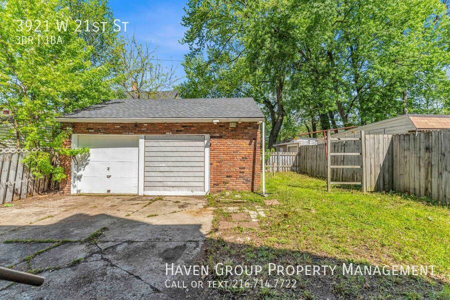 3921 W 21st St, Cleveland, Ohio, 44109- Spacious 3-bed 1-bath single-family home! property image