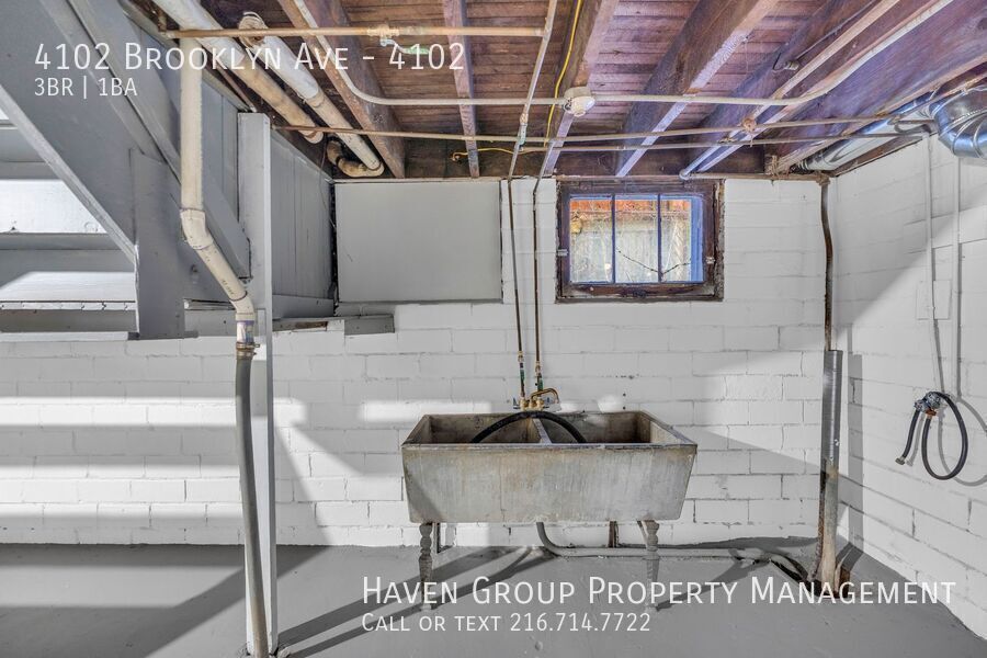 4102 Brooklyn Ave | Right Side, Cleveland, Ohio, 44109 - Spacious 3-bed 1-bath multi-family home! property image