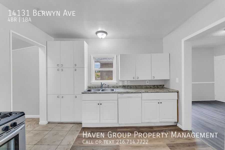 14131 Berwyn Ave, Cleveland, Ohio, 44111- Spacious 4-bed 1 -bath single-family home! property image