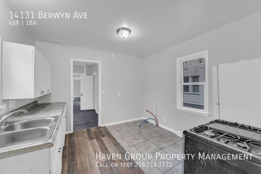 14131 Berwyn Ave, Cleveland, Ohio, 44111- Spacious 4-bed 1 -bath single-family home! property image