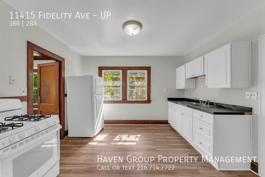 11415 Fidelity Ave | UP, Cleveland, Ohio, 44111 - Spacious 3-bed 1.5-bath multi-family home! property image